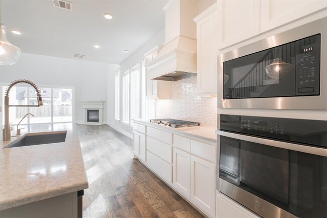 Building Photo - 16 Clearview Terrace Pl