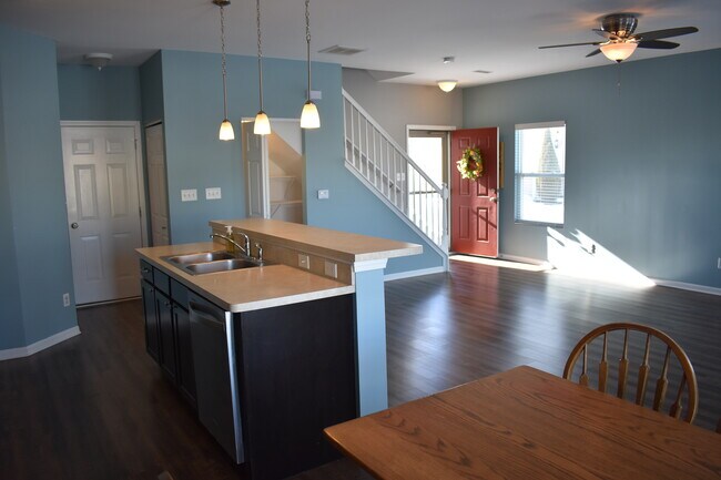 Building Photo - 5294 Platinum Dr