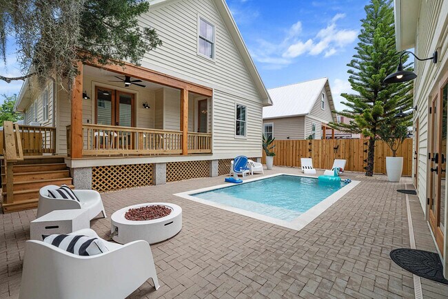 Building Photo - 30 W Castillo Dr