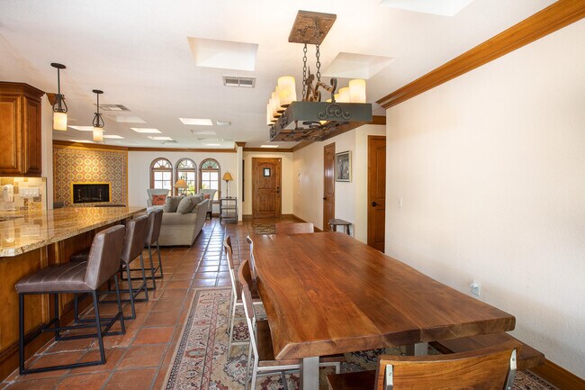 Building Photo - 387 S Cahuilla Rd