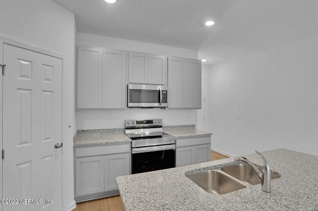 Building Photo - 90 Ridge Lake Rd