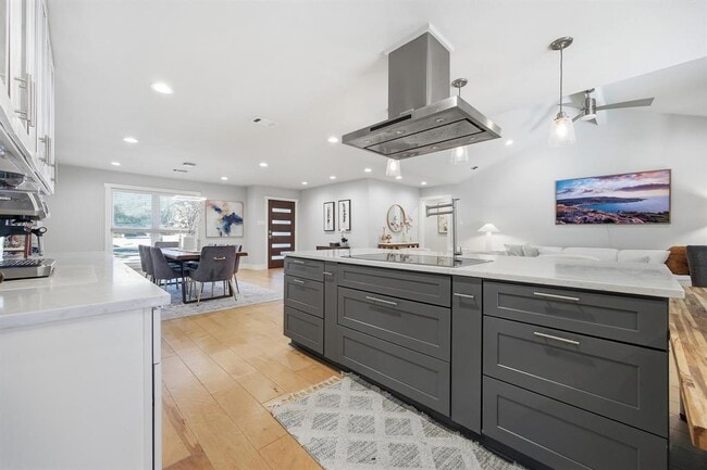 Building Photo - 9707 Bordeaux Ln