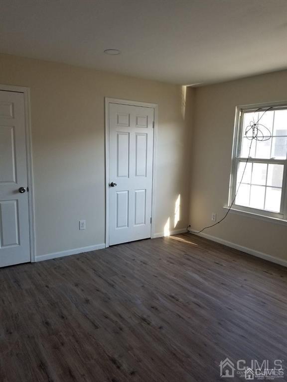 Building Photo - 49 Larch St