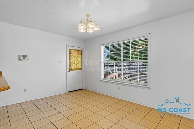 Building Photo - 10443 3rd Ave