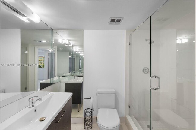 Building Photo - 1390 Ocean Dr