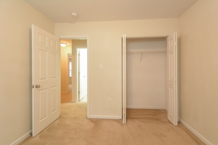 Building Photo - 4812 Landover Ridge Dr