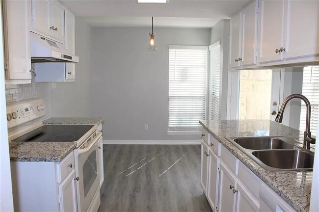 Building Photo - 258 Settlers Park Dr