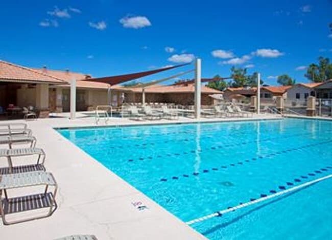 Building Photo - This beautifully appointed 3-bedroom, 2-bathroom condo seasonal rental Located in Leisure World A...