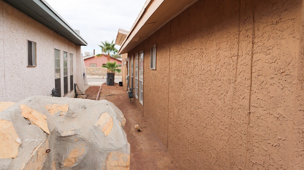 Building Photo - 11322 Lake Nemi Dr