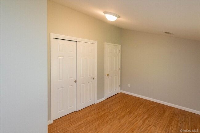 Building Photo - 797 Forest Glen Rd