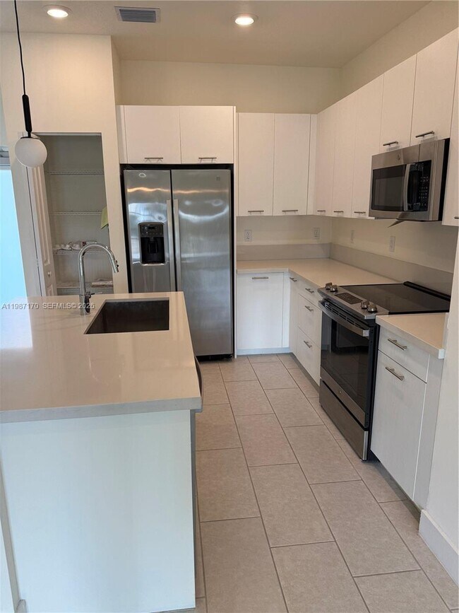 Building Photo - 8167 NW 41st St