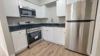 Building Photo - 5661 Quincy St