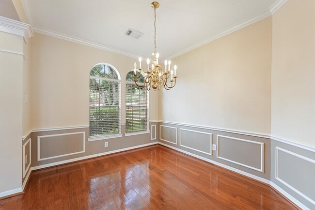 Building Photo - 22910 Fairleaf Cir