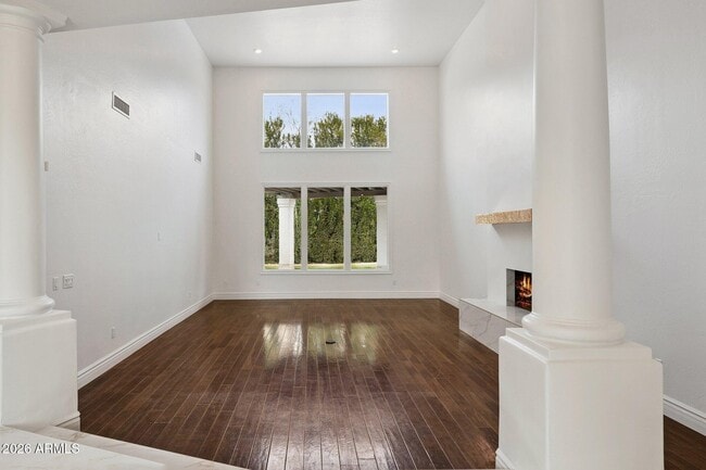 Building Photo - 8303 N 61st Pl