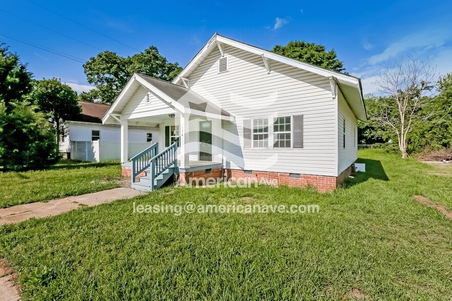 Building Photo - 128 Riley St