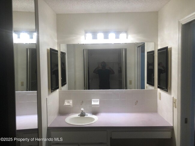 Building Photo - 6452 River Run Blvd