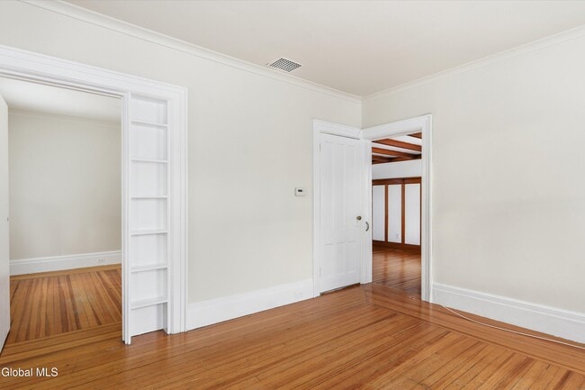 Building Photo - 106 Lawrence St