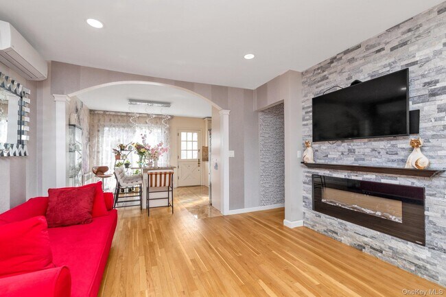 Building Photo - 1815 Schermerhorn St