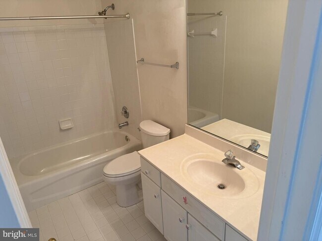 Building Photo - A rare opportunity to experience spacious, sophisticated living in a premier location.