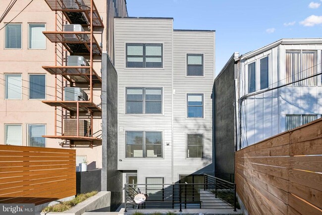 Building Photo - 2134 Wisconsin Ave NW