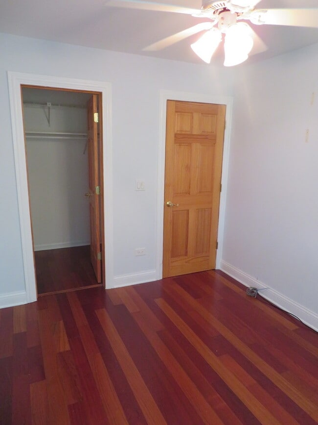 Building Photo - 457 N Cambridge Dr