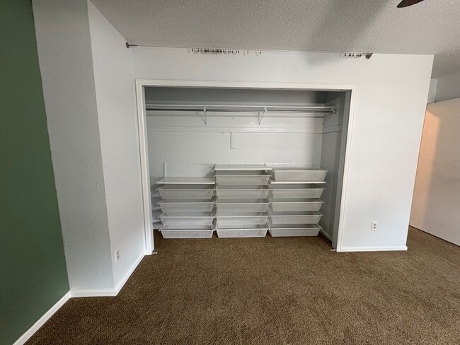 Building Photo - 3 Bed 2.5 Bath Home with 2 Car Detached Ga...