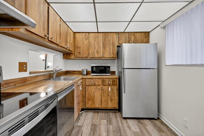 Building Photo - 5220 Las Verdes Cir