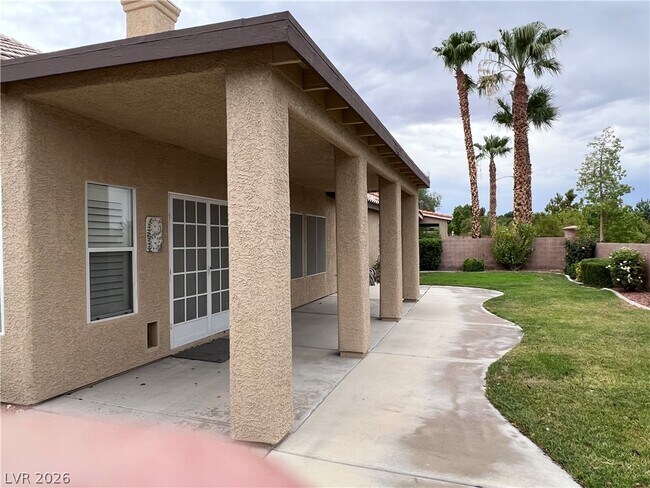 Building Photo - 678 Kentons Run Ave