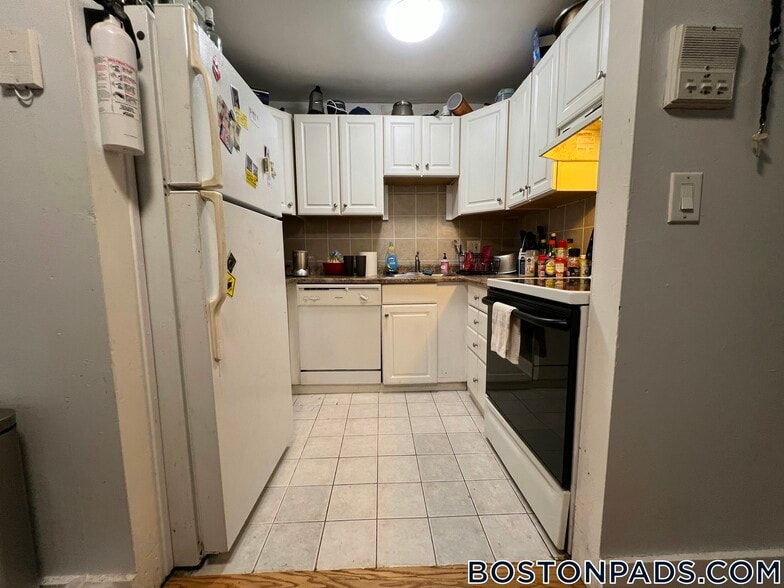 Building Photo - 24 Farrington Ave