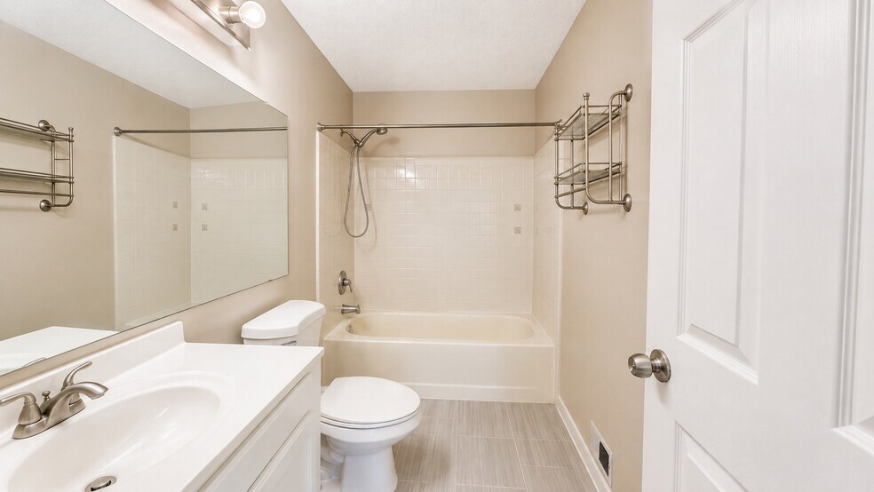 Building Photo - 500 Danbury Ln