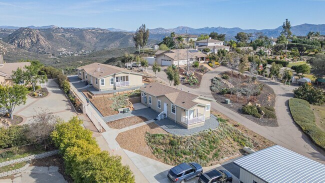 Building Photo - 1132 Old Mountain View Rd