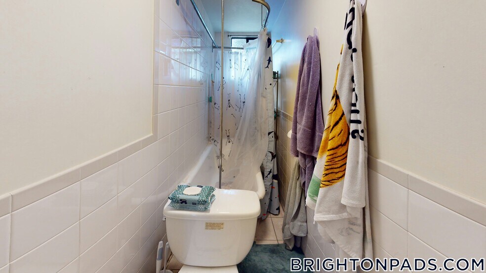 Building Photo - 9 R Winship St