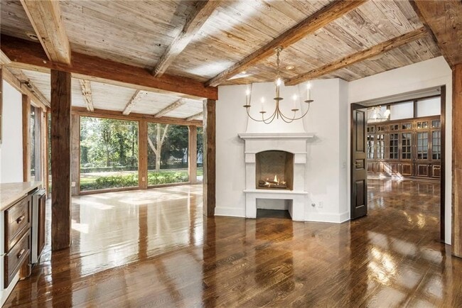 Building Photo - 2485 W Wesley Rd NW