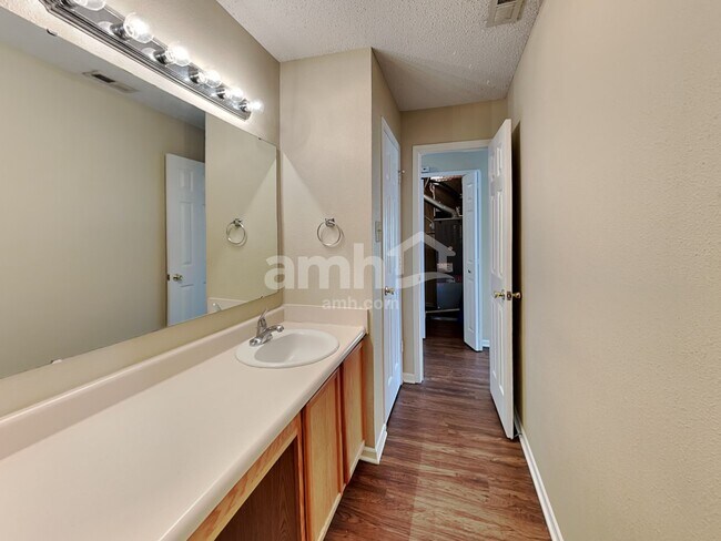 Building Photo - 12608 Bearsdale Dr