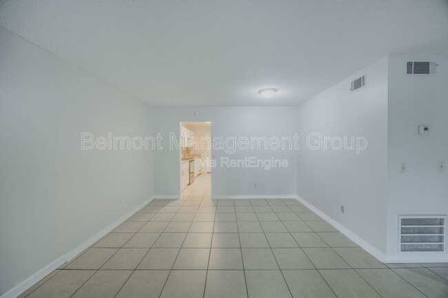 Building Photo - 605 Northlake Blvd