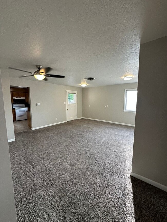 Building Photo - Great location in Meridian for this 3 bedroom 2 bath home.