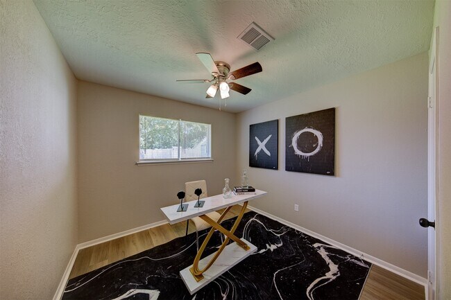 Building Photo - 8511 Honeysuckle