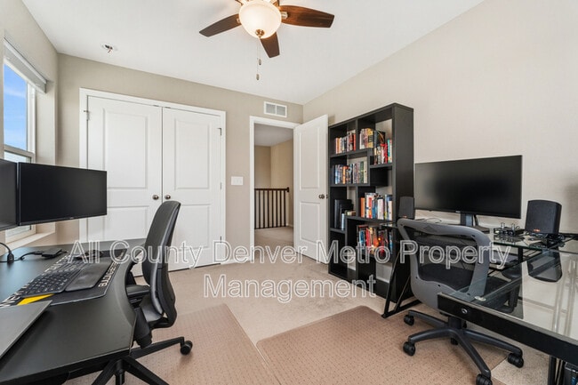 Building Photo - 4827 Mt Shavano St