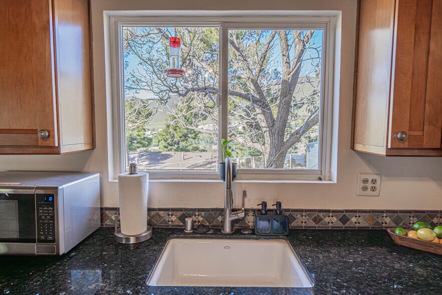 Building Photo - 35315 Glenwall St