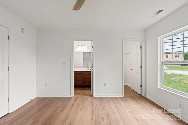 Building Photo - 39 Thea Ln