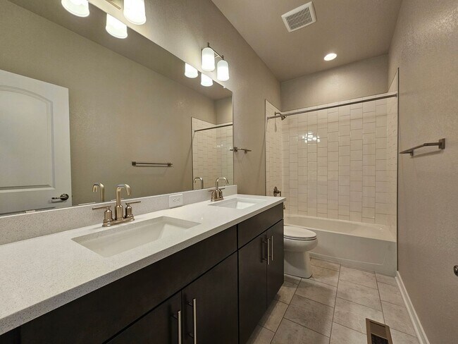 Building Photo - Newer Home in Broomfield