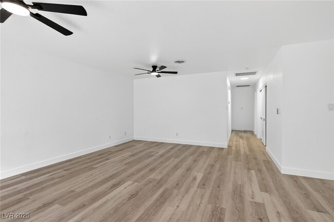 Building Photo - 405 Scenic Dr