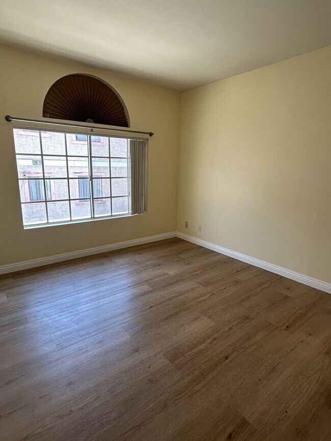 Building Photo - Cozy 3 bedroom Condo in the most demanded neighborhood at City of Alhambra