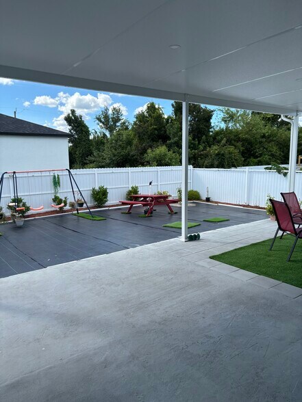 Back without grass - 8036 Oakleaf Cir