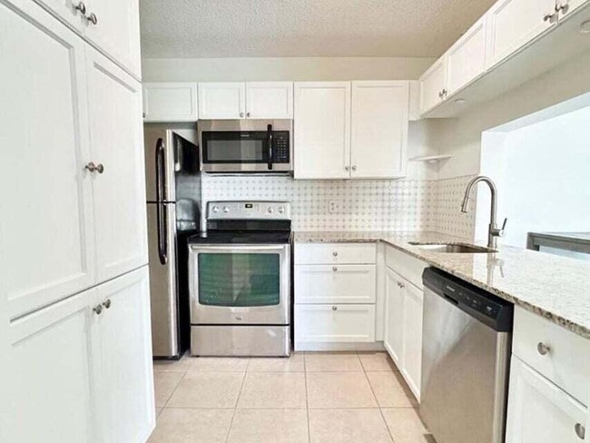 Building Photo - 1110 Green Pine Blvd