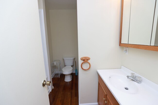 Building Photo - Spacious Brick Rancher in the heart of Tuckahoe in Westend!