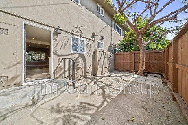 Building Photo - 533 St Andrews Rd