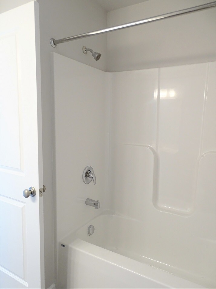 Building Photo - 19 Cobblestone Ct