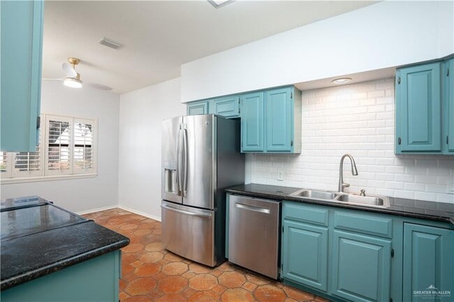 Building Photo - 24 Shasta St