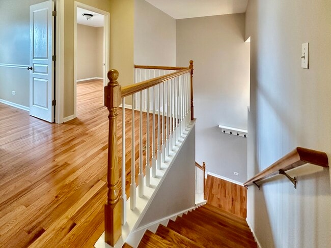 Building Photo - 3329 Bromley Ln